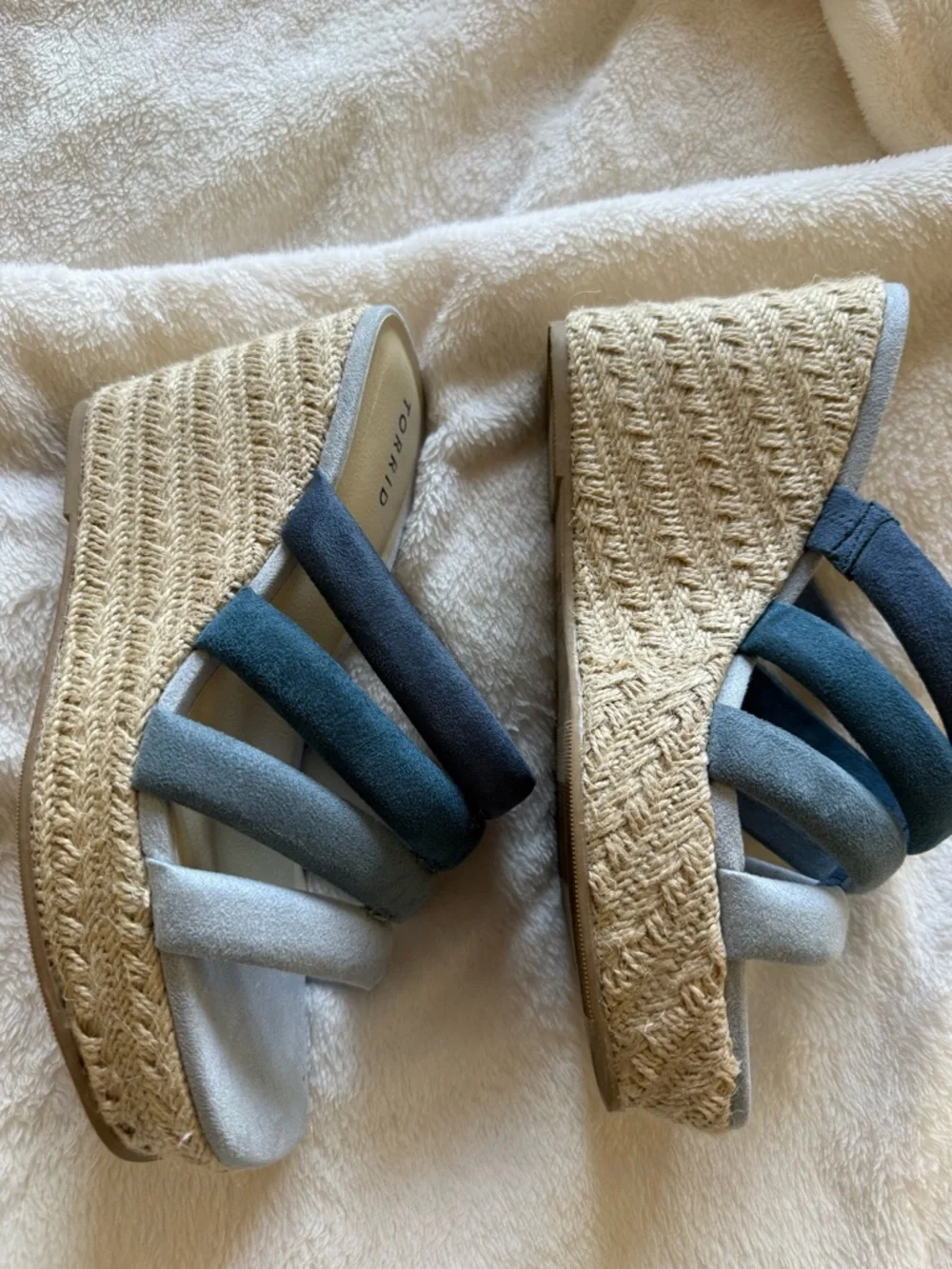 Torrid 9.5W Blue Gradient Suede Espadrille Slides - Picture 2 of 4